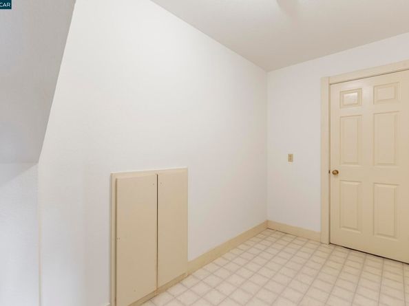 25 Watchwood Ct, Orinda CA 94563