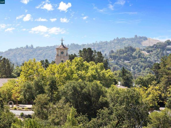 25 Watchwood Ct, Orinda CA 94563