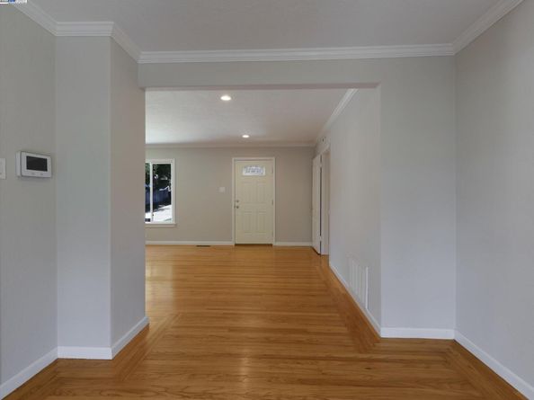 16111 Berkshire Dr, San Leandro CA 94578