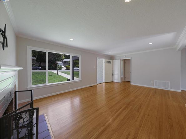 16111 Berkshire Dr, San Leandro CA 94578