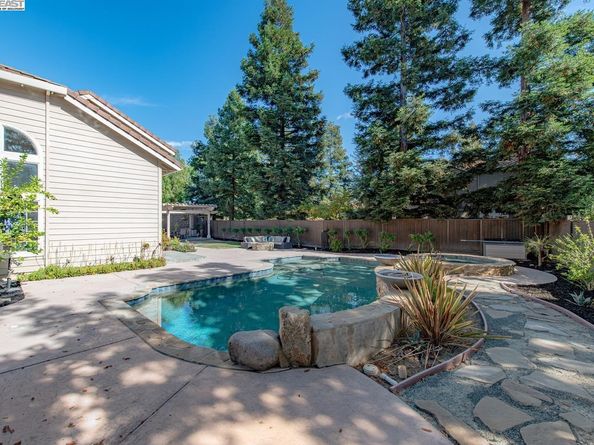 635 Zermatt St, Livermore CA 94551
