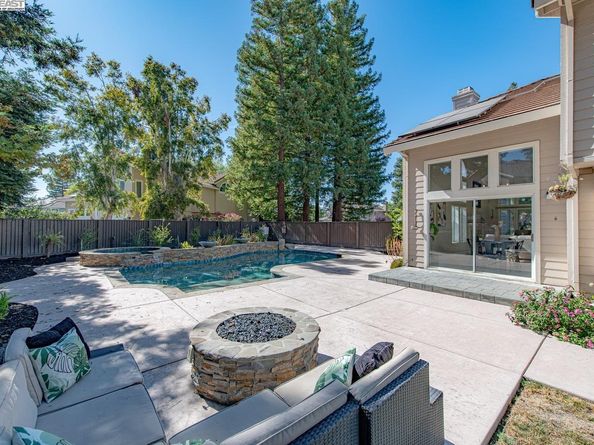 635 Zermatt St, Livermore CA 94551