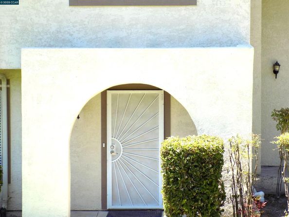 30 Greenview Lane, Richmond CA 94803