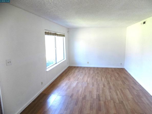 30 Greenview Lane, Richmond CA 94803
