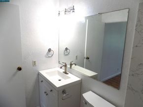 30 Greenview Lane, Richmond CA 94803