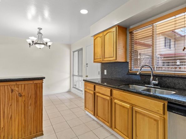 1573 Marina Ct A, San Mateo CA 94403