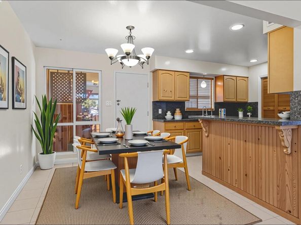 1573 Marina Ct A, San Mateo CA 94403