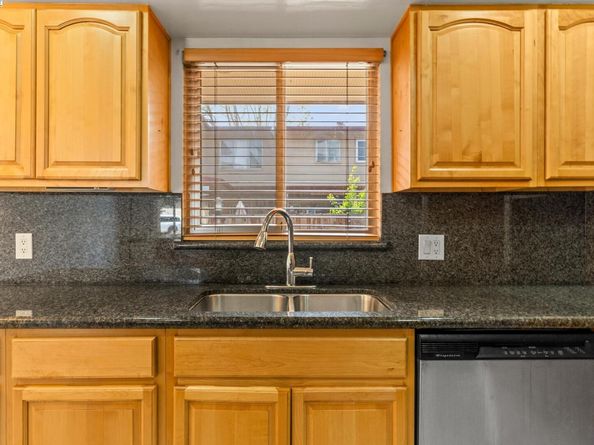 1573 Marina Ct A, San Mateo CA 94403