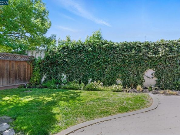 297 Del Valle, Pleasanton CA 94566