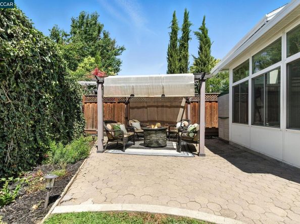 297 Del Valle, Pleasanton CA 94566