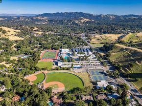 325 Beacon Ridge Ln, Walnut Creek CA 94597