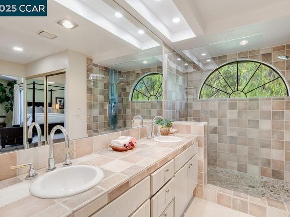 325 Beacon Ridge Ln, Walnut Creek CA 94597