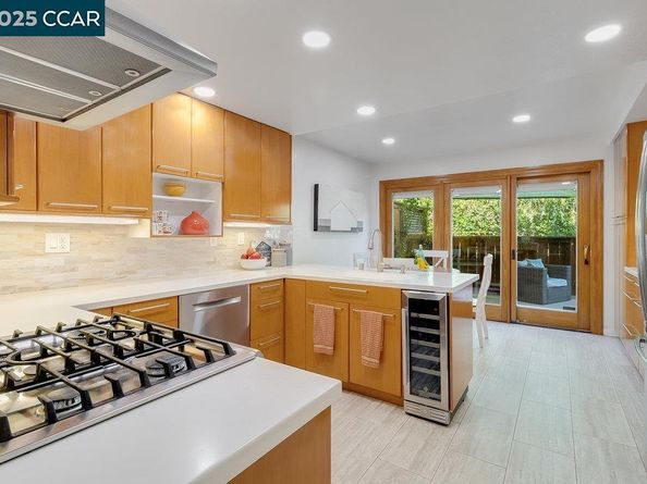 325 Beacon Ridge Ln, Walnut Creek CA 94597