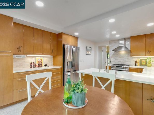 325 Beacon Ridge Ln, Walnut Creek CA 94597