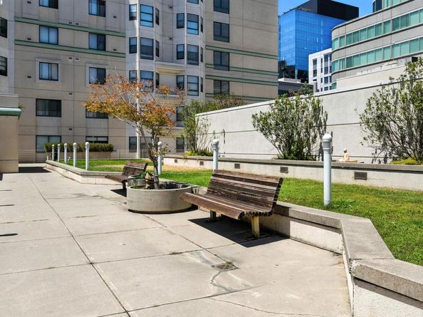 989 Webster 441, Oakland CA 94607