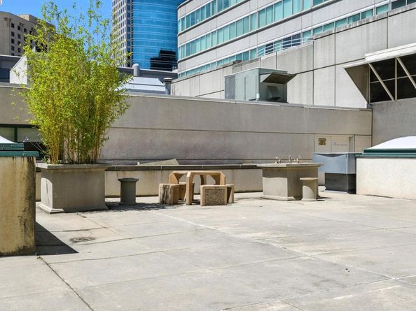 989 Webster 441, Oakland CA 94607