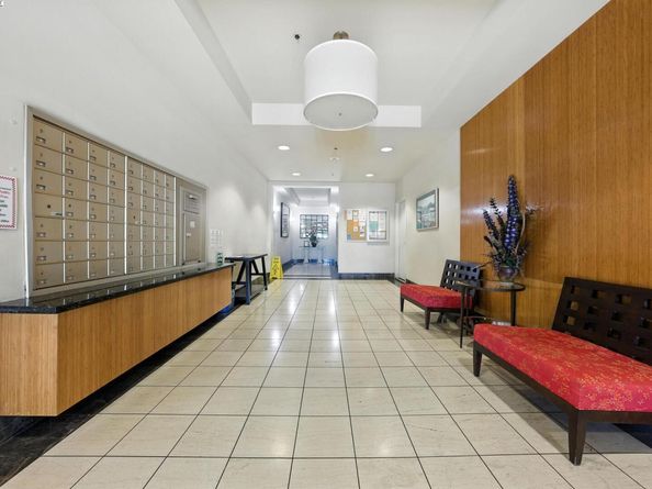 989 Webster 441, Oakland CA 94607