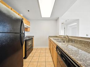 989 Webster 441, Oakland CA 94607