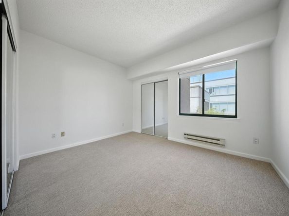 989 Webster 441, Oakland CA 94607