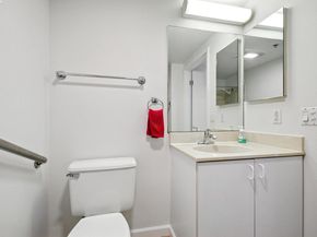 989 Webster 441, Oakland CA 94607