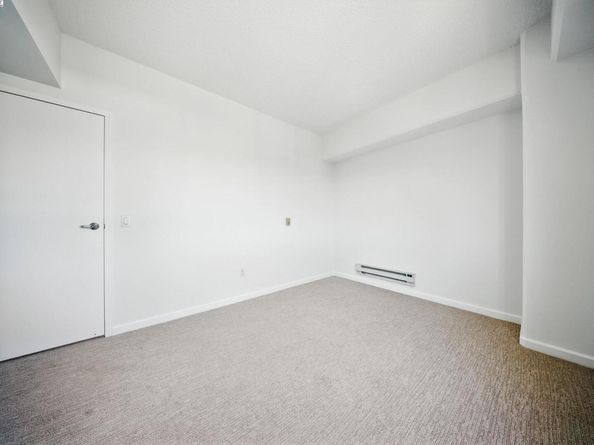 989 Webster 441, Oakland CA 94607