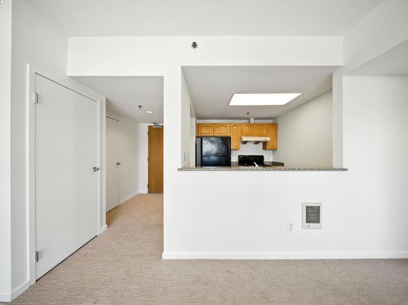 989 Webster 441, Oakland CA 94607