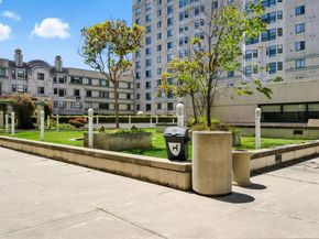 989 Webster 441, Oakland CA 94607