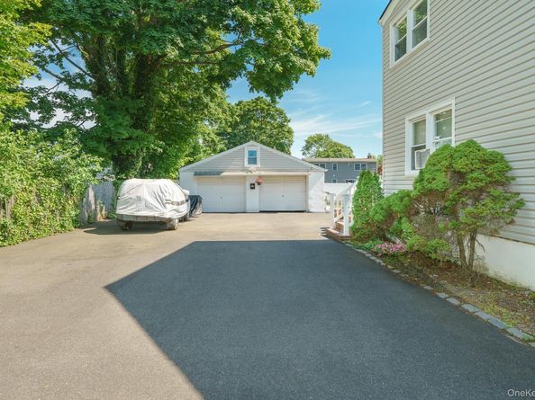 733 14th Street, West Babylon NY 11704