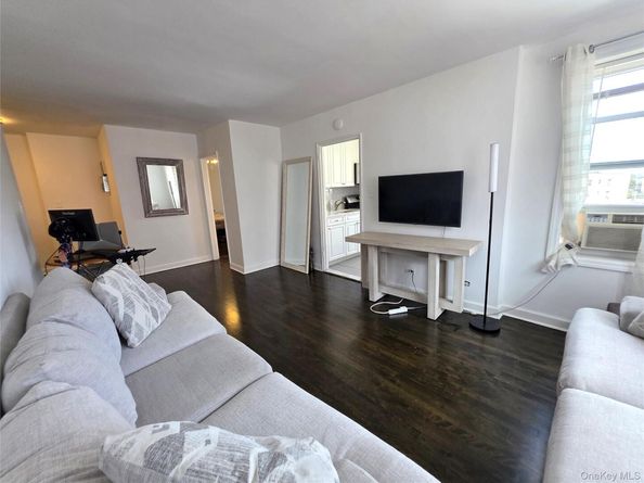 33-15 81st Street 5D, Jackson Heights NY 11372