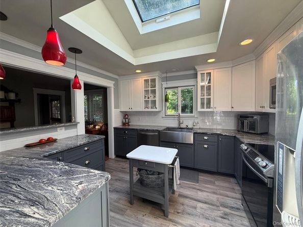 1 Honey Lane, Miller Place NY 11764