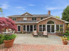 17 Holden Lane, Bayville NY 11709