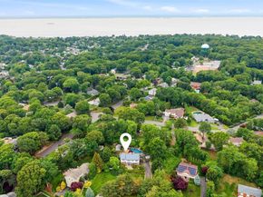 17 Holden Lane, Bayville NY 11709