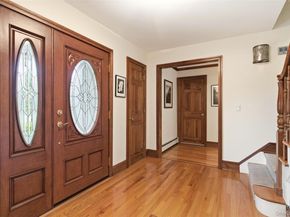17 Holden Lane, Bayville NY 11709