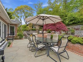 17 Holden Lane, Bayville NY 11709