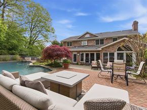 17 Holden Lane, Bayville NY 11709