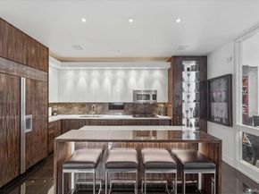 230 W 56th Street PHB, New York (Manhattan) NY 10019