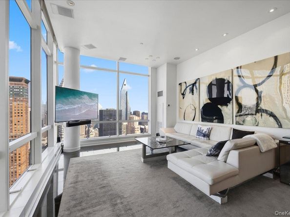 230 W 56th Street PHB, New York (Manhattan) NY 10019