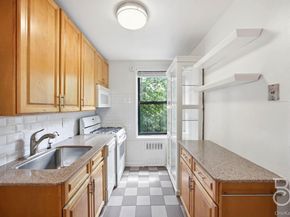25-34 Crescent Street 2K, Astoria NY 11102
