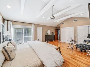 16 Lakecrest Lane, Ronkonkoma NY 11779