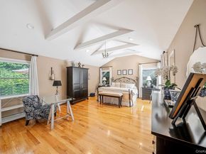 16 Lakecrest Lane, Ronkonkoma NY 11779