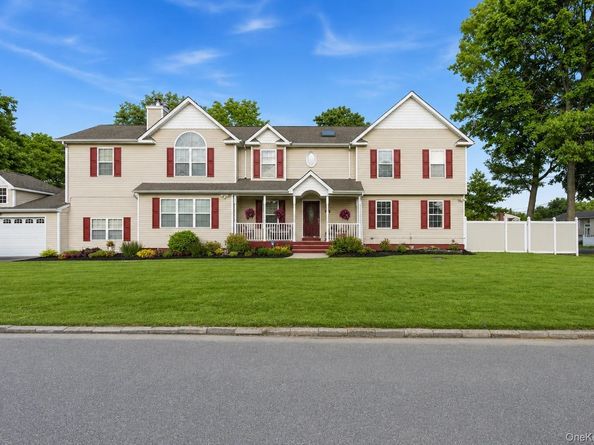 303 N Westchester Avenue N, West Babylon NY 11704