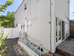 6722 211th Street, Oakland Gardens NY 11364