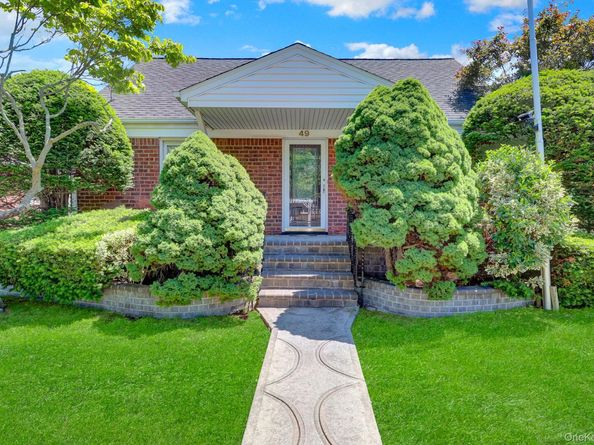 49 McAlester Avenue, Hicksville NY 11801