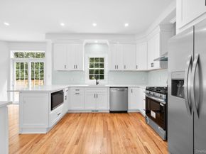 40 Muncey Road, Bay Shore NY 11706
