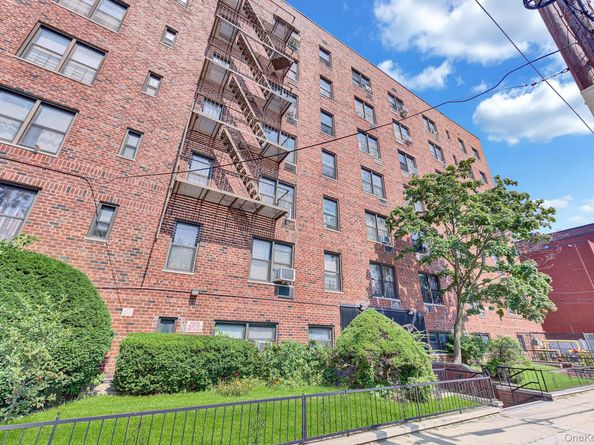 1040 Neilson Street 3B3, Far Rockaway NY 11691