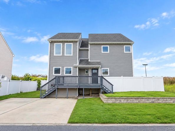 891 S Bay Street, Lindenhurst NY 11757