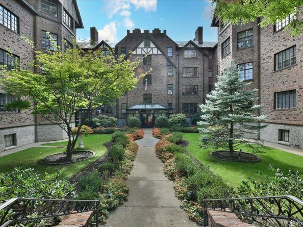 38-30 Douglaston Parkway 4B, Douglaston NY 11363