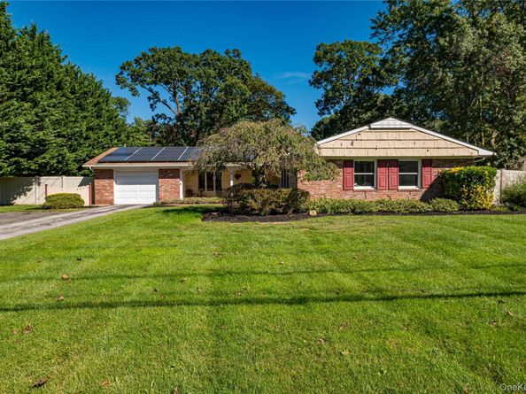 3 High Gate Drive, East Setauket NY 11733