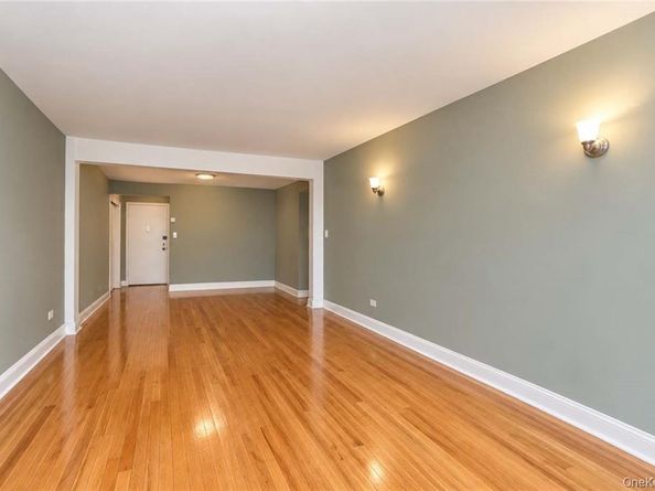 84-01 Main Street 429, Briarwood NY 11435