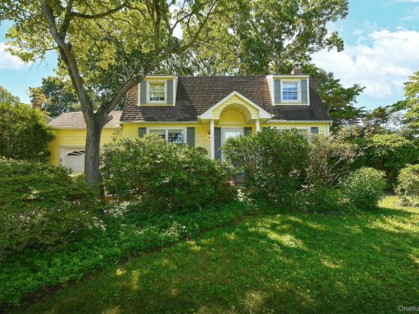 20 Brook Lane, Smithtown NY 11787